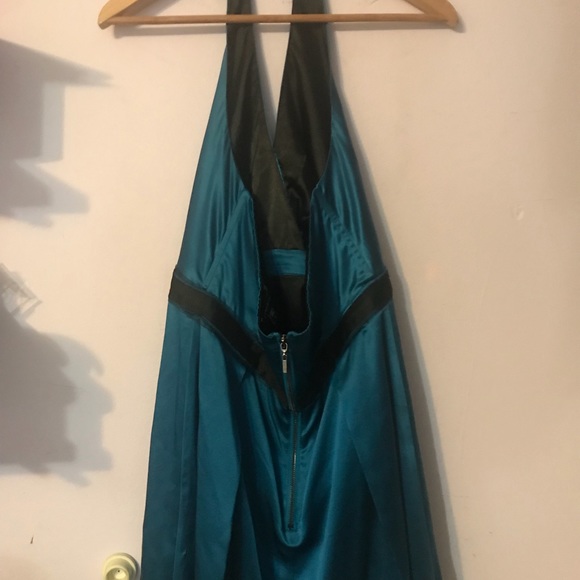 Beautiful Bebe Victorian puffy dress - Picture 4 of 5